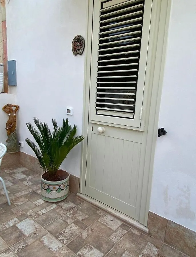La Pal.Ma Vila Marsala 0*,  Itália